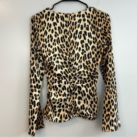 NWT H&M Long Sleeve Leopard Print V-neck Ruched Top Size XS - Picture 6 of 11